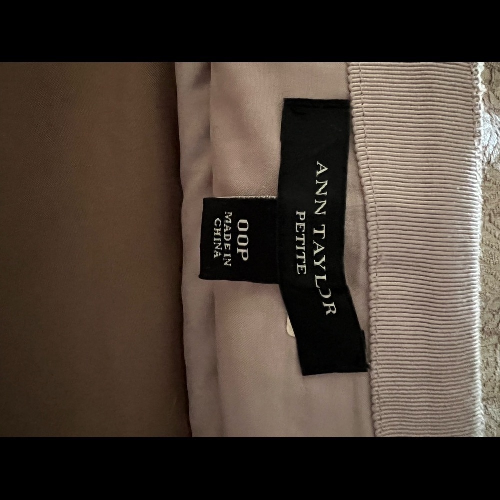 Ann Taylor Gold Cream Jacquard Pencil Skirt Size 00P - Picture 3 of 3